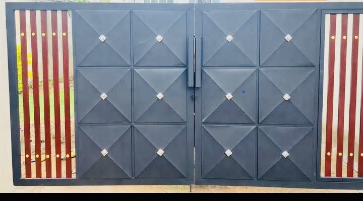 Modern Custom Gate — Nelum Iron Works